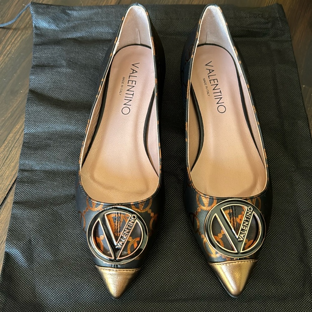 Valentino Flats